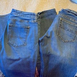 Arizona bootcut Jean Sz 7-short. 2 pairs!